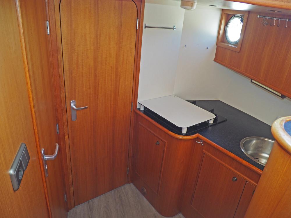 Cabin en avant, H&eacute;bergements